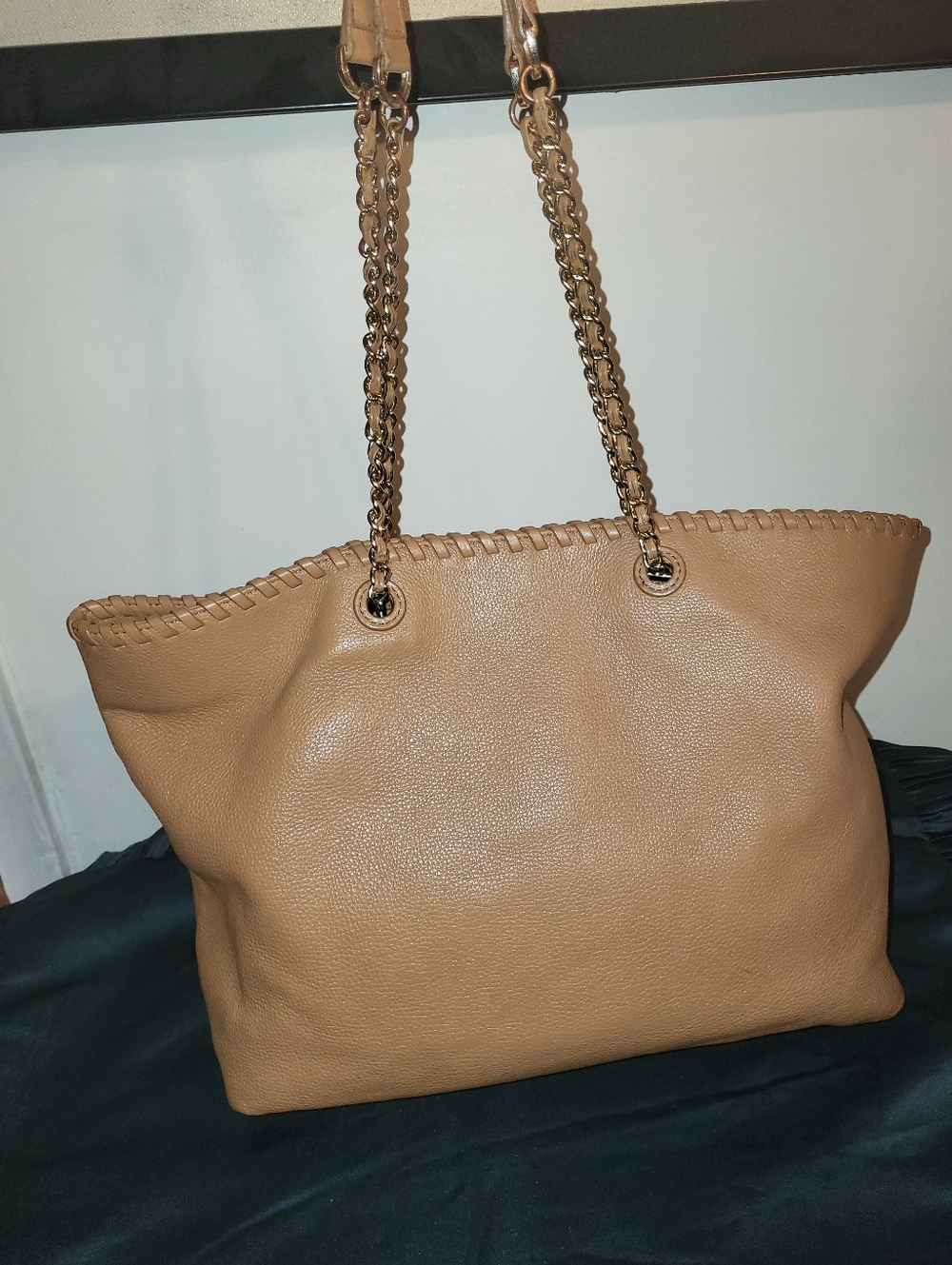 Tory Burch Tan Leather Tote with Chain-Strap/ Comes With COA EUC - Picture 4 of 10